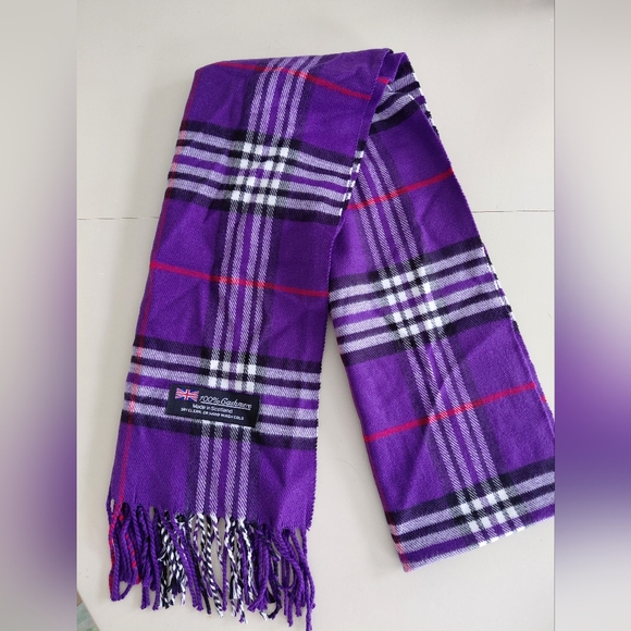 Purple 100% Cashmere Scarf, Made in Scotland - Picture 4 of 4